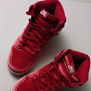 Nike SB.  Men's. Size 9.5